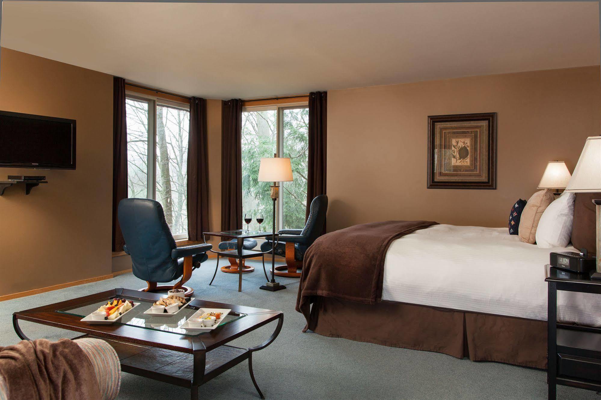 The Inn At Honey Run Millersburg Exterior photo